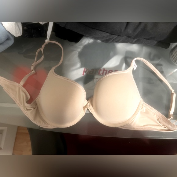 Victoria Secret Push Up - Picture 1 of 4
